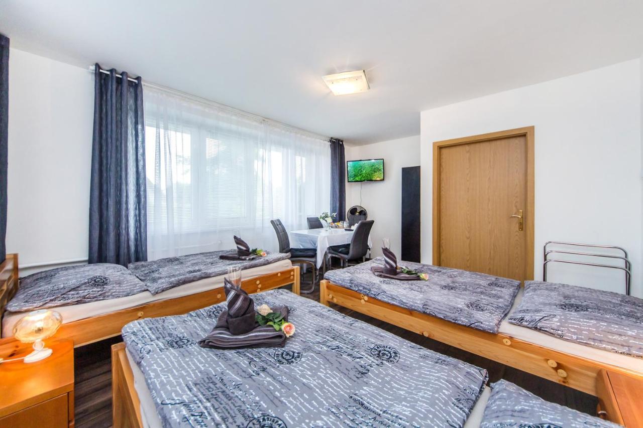 Pension Milada Klecany Extérieur photo